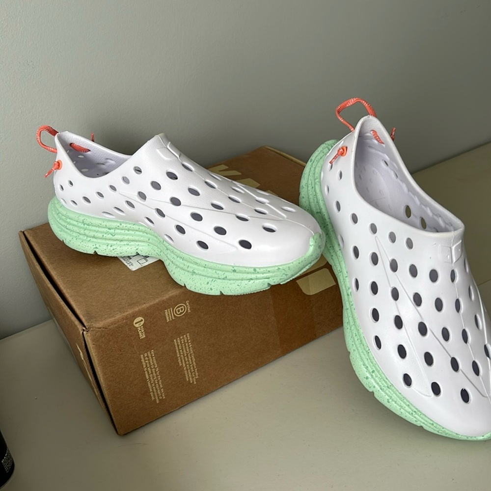 Kane Revive. Active Recovery Shoe